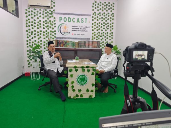 Ketua Komisi Ukhuwah Islamiyah Darwis Jadi Nara Sumber di Podcast MUI Kaltim