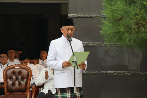 Ketua MUI Kaltim KH Muhamad Rasyid Pimpin Doa di Hari Santri 2026
